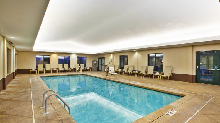 Holiday Inn Exp & Stes Bryan-Montpelier Pool