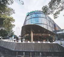 Holiday Inn Express Songjiang Fangta Exterior