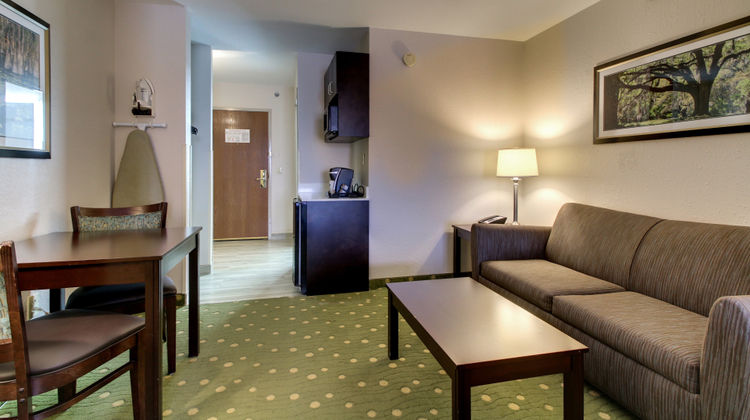 Holiday Inn Express & Suites Live Oak Suite