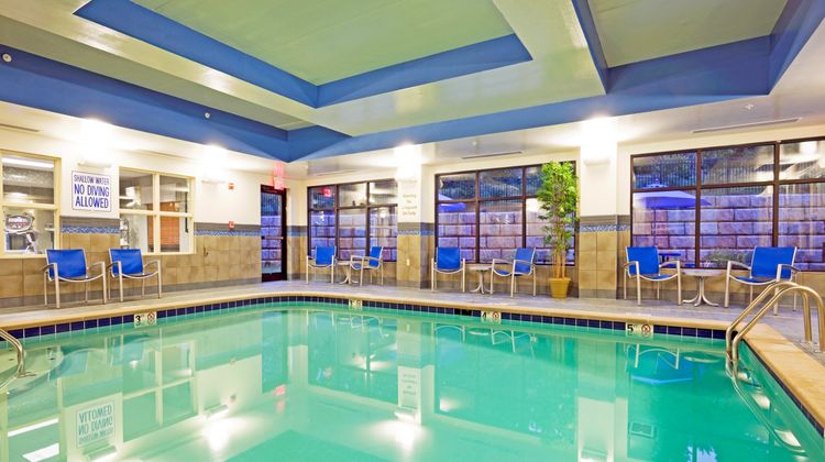 Holiday Inn Express Hotel & Suites Pool