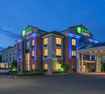 Holiday Inn Express Quakertown Exterior