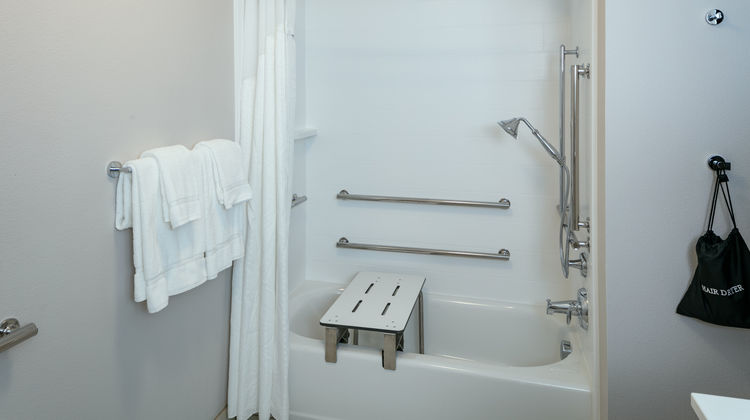 Holiday Inn Express & Suites Medford Room