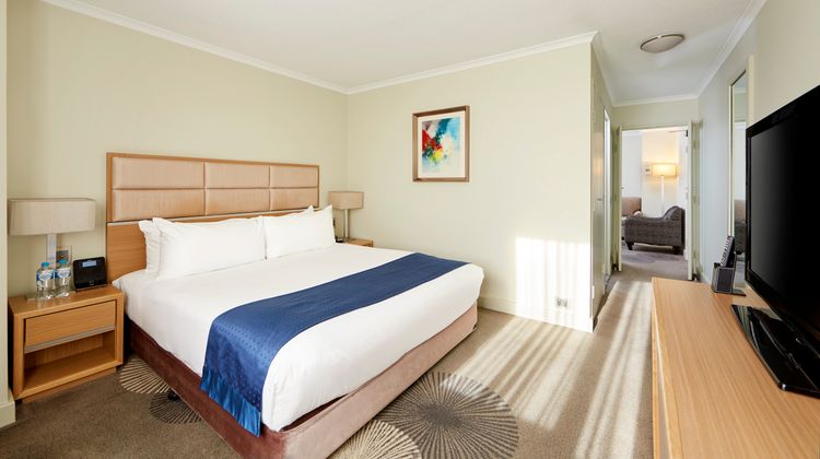 Holiday Inn Parramatta Suite
