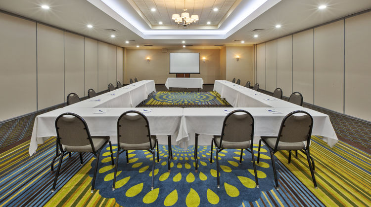Holiday Inn Express Hotel & Suites Meeting