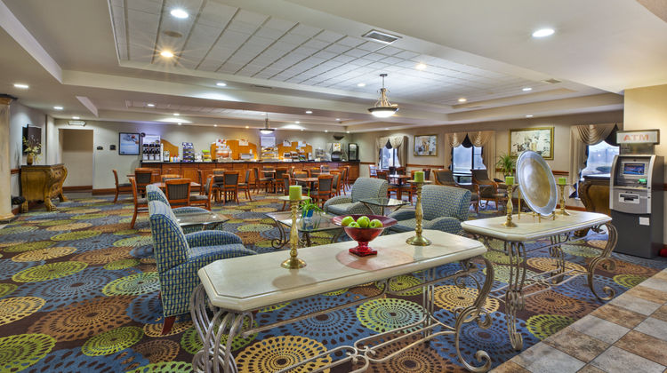 Holiday Inn Express Hotel & Suites Lobby