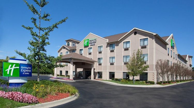 Holiday Inn Express Hotel & Suites Exterior