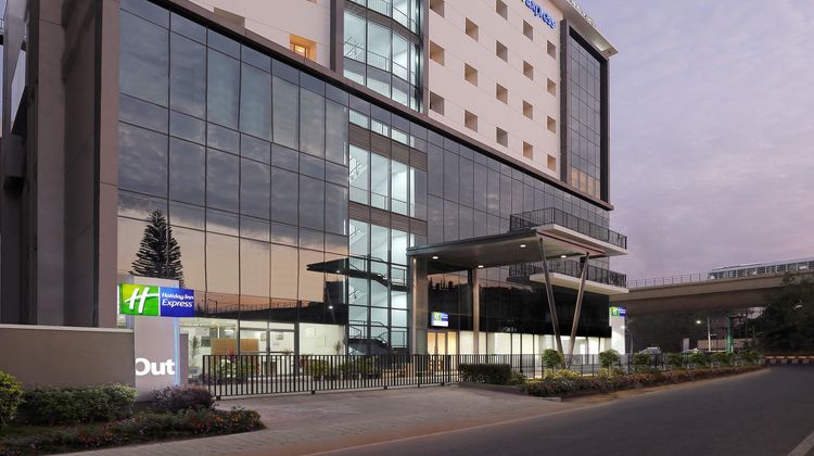Holiday Inn Express Bengaluru Yeshwantpu Exterior