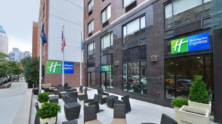 <b>Holiday Inn Express Manhattan West Side Lobby</b>. Images powered by <a href="https://www.leonardoworldwide.com/" title="Leonardo Worldwide" target="_blank">Leonardo</a>.