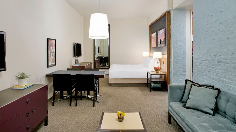 <b>21c Museum Hotel Louisville Suite</b>. Images powered by <a href=https://www.travelagewest.com/Hotels/Louisville/