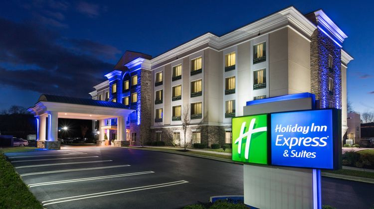 Holiday Inn Express & Suites Stroudsburg Exterior