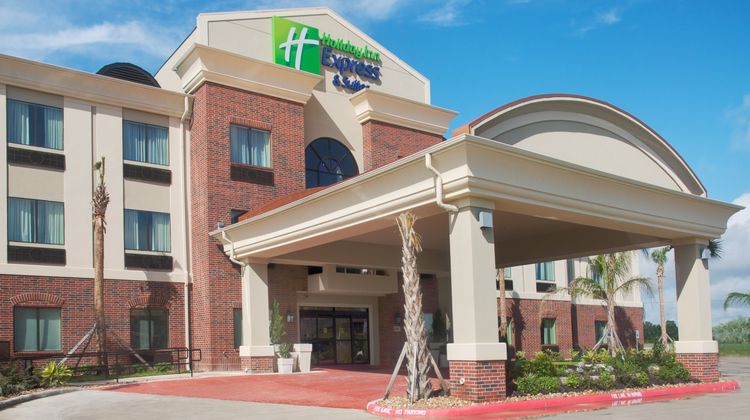 Holiday Inn Express Hotel & Suites Exterior