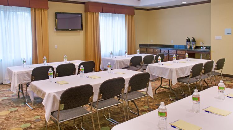 Holiday Inn Express Hotel & Suites Meeting
