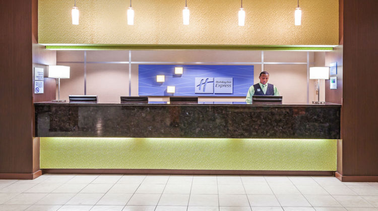 Holiday Inn Express Little Rock Airport Lobby
