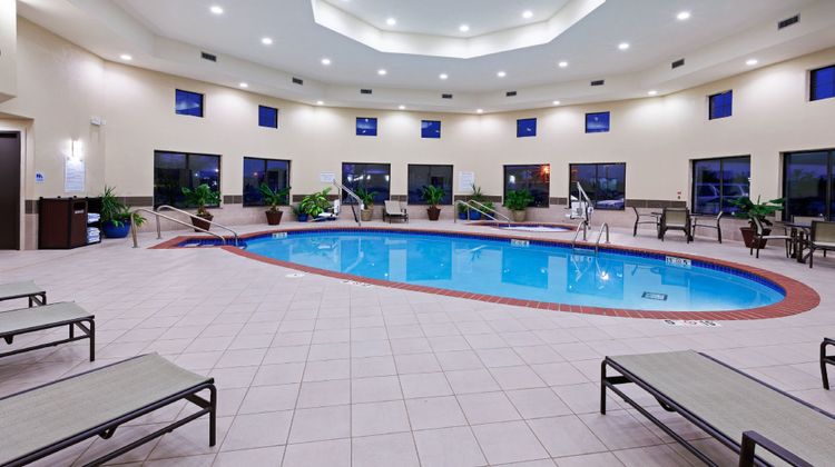 Holiday Inn Express & Suites Duncan Pool