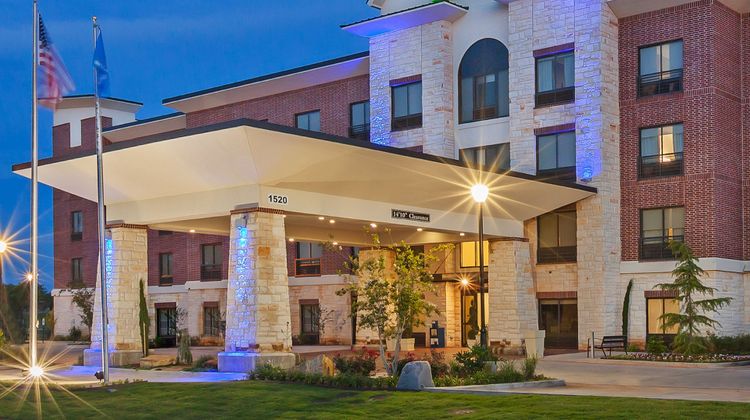 Holiday Inn Express & Suites Duncan Exterior
