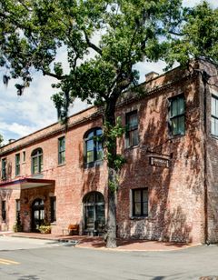 Staybridge Suites Savannah Historic Dist