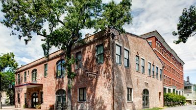 Staybridge Suites Savannah Historic Dist