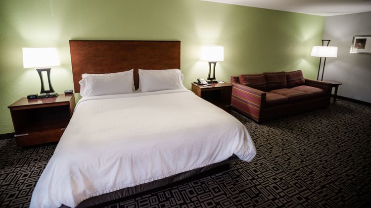 Holiday Inn Express Hickory Mart Room