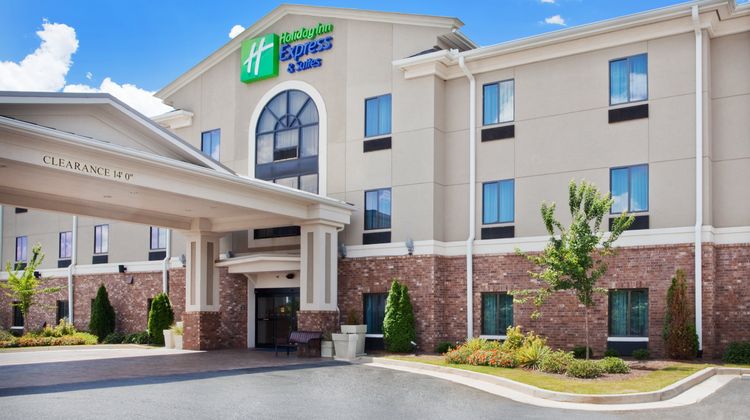 Holiday Inn Express Hotel & Suites Exterior