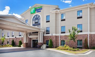 Holiday Inn Express Hotel & Suites