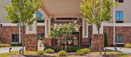 Holiday Inn Express Hotel & Suites Exterior
