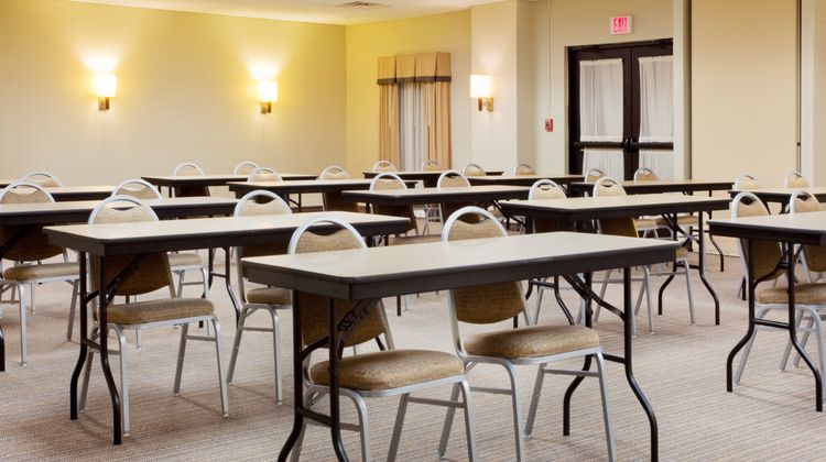 Holiday Inn Express Hotel & Suites Meeting
