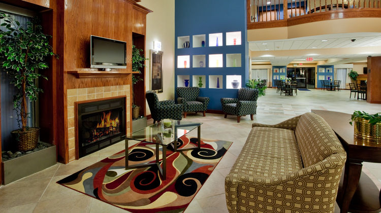 Holiday Inn Express Hotel & Suites Lobby