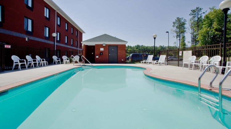Holiday Inn Express Hotel & Suites Pool