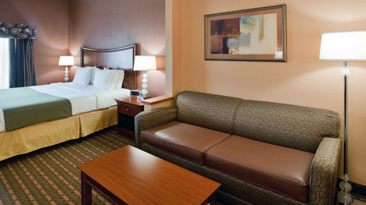 Holiday Inn Express Hotel & Suites Room