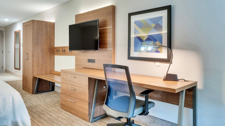 <b>Holiday Inn Express Hotel & Suites Room</b>. Images powered by <a href="https://www.leonardoworldwide.com/" title="Leonardo Worldwide" target="_blank">Leonardo</a>.