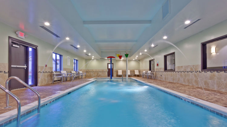 Holiday Inn Express New Philadelphia Pool
