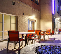 Holiday Inn Express/Suites Charleston NE Exterior