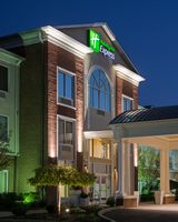 Holiday Inn Express Warren