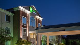 Holiday Inn Express Warren