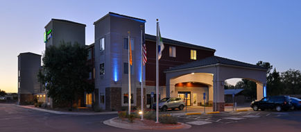 Holiday Inn Express Exterior