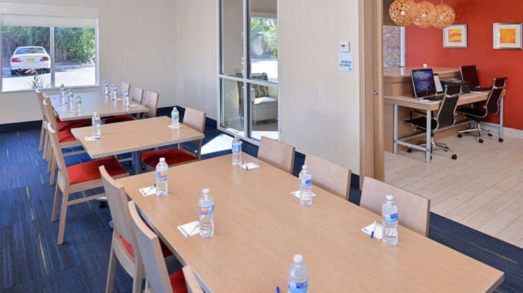 Holiday Inn Express Meeting