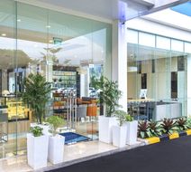 Holiday Inn Express Matraman Exterior