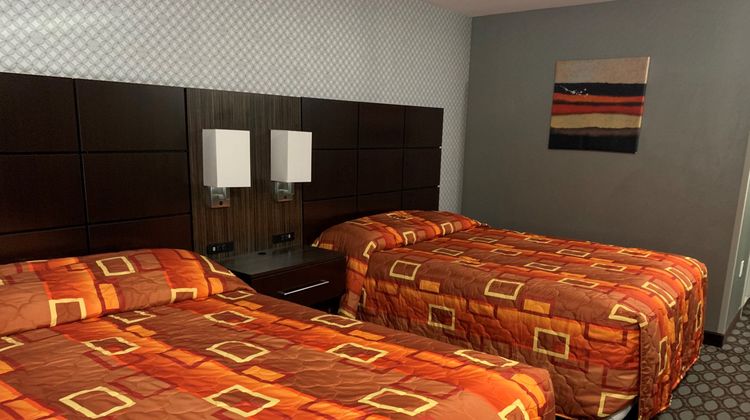 Red Carpet Inn Room