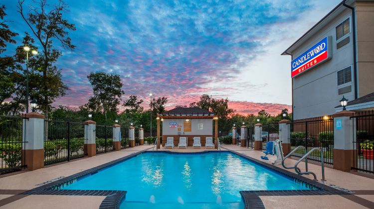 Candlewood Suites Lake Jackson Pool