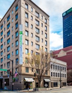 Holiday Inn Express Hotel & Suites