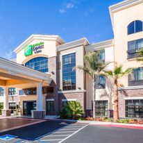 Holiday Inn Express & Suites Eureka