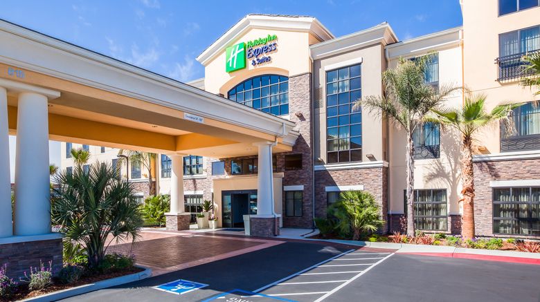 <b>Holiday Inn Express & Suites Eureka Exterior</b>. Images powered by <a href="https://www.leonardoworldwide.com/" title="Leonardo Worldwide" target="_blank">Leonardo</a>.
