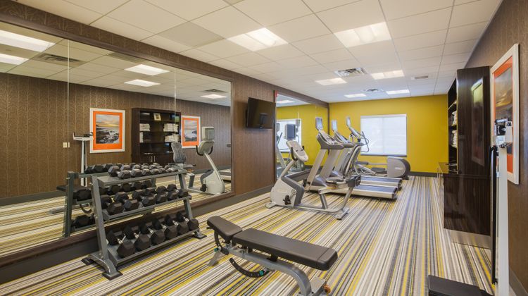 Holiday Inn Express & Suites Eureka Health Club