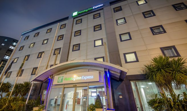 Holiday Inn Express Royal Docks Exterior