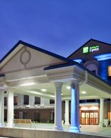 Holiday Inn Express & Suites McPherson
