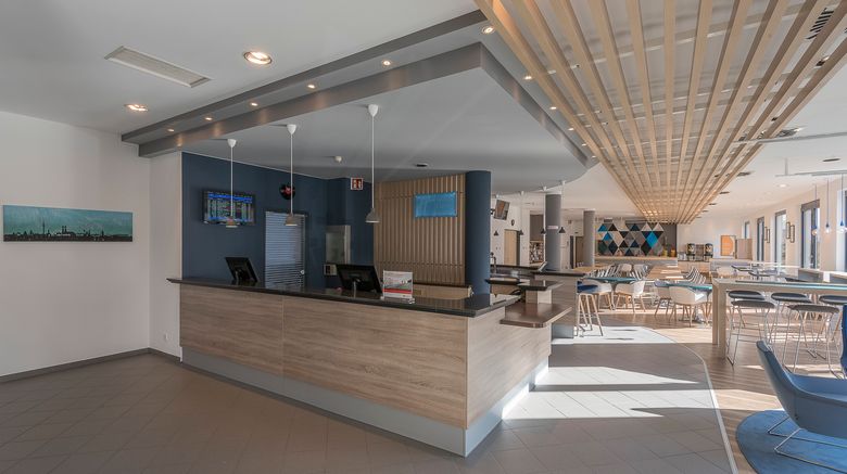 <b>Holiday Inn Express Munich Messe Lobby</b>. Images powered by <a href="https://www.leonardoworldwide.com/" title="Leonardo Worldwide" target="_blank">Leonardo</a>.