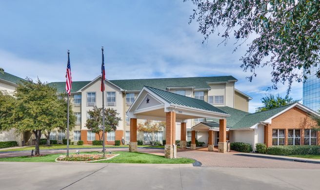 Candlewood Suites Market Center Exterior