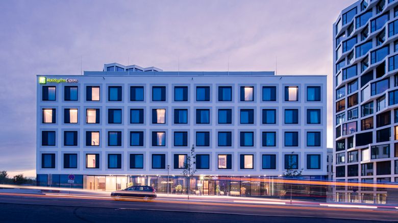 <b>Holiday Inn Express Munich City West Exterior</b>. Images powered by <a href="https://www.leonardoworldwide.com/" title="Leonardo Worldwide" target="_blank">Leonardo</a>.