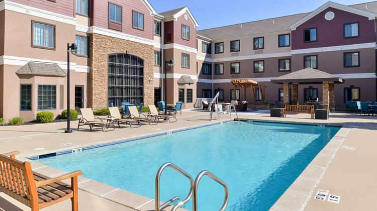 Staybridge Suites O'Fallon/Chesterfield Pool