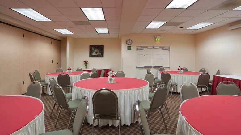 <b>Holiday Inn Express Hotel & Suites Ballroom</b>. Images powered by <a href="https://www.leonardoworldwide.com/" title="Leonardo Worldwide" target="_blank">Leonardo</a>.